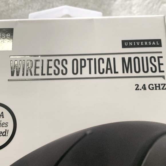 Brand new mouse, color black,2AAA battery needed, battery’s not included. - Picture 6 of 8